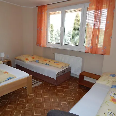 Pensión Vážka 3*